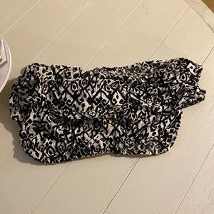 Forever 21 tribal cropped tube stop with elastic bottom size small